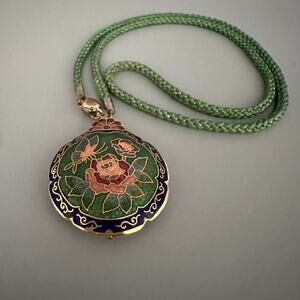 TRUE VTG Cloisonné Enamel Pendant Large Round  Green Butterfly Floral Necklace